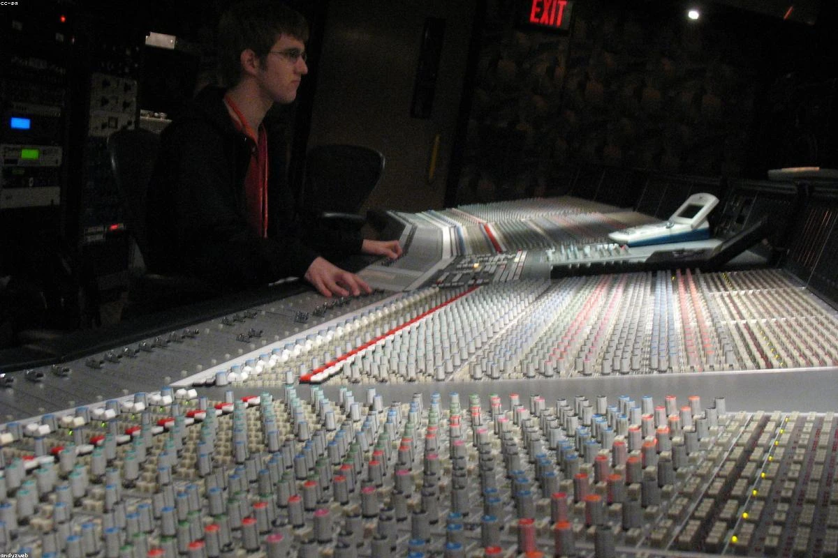 Headphones vs Monitors